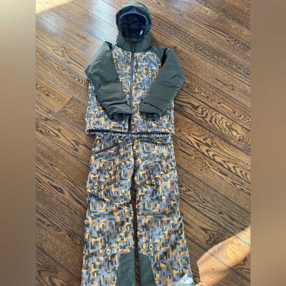 Boys’ PATAGONIA Snowshot Ski coat and pants set